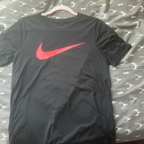 Black Nike t shirt - Picture 1 of 1
